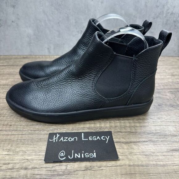 Ecco~Women’s~Black Pebbled Leather Pull On Chelsea Style Bootie~Size 37/6-6.5 - Picture 1 of 9